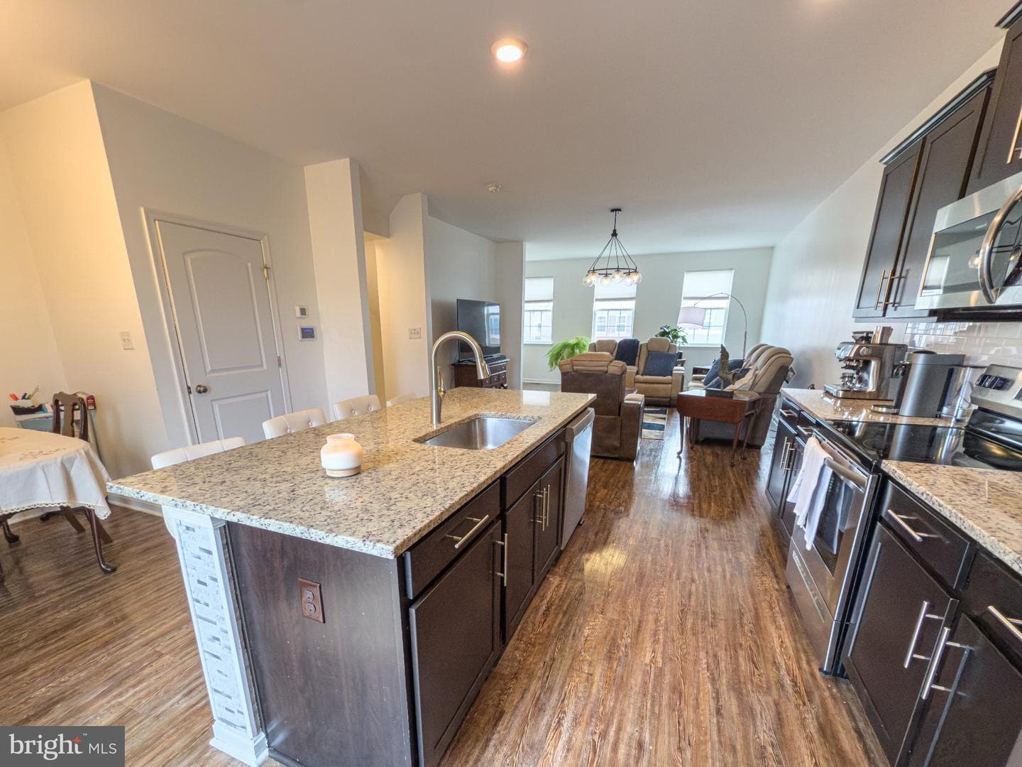 185 Drexel Court photo 3