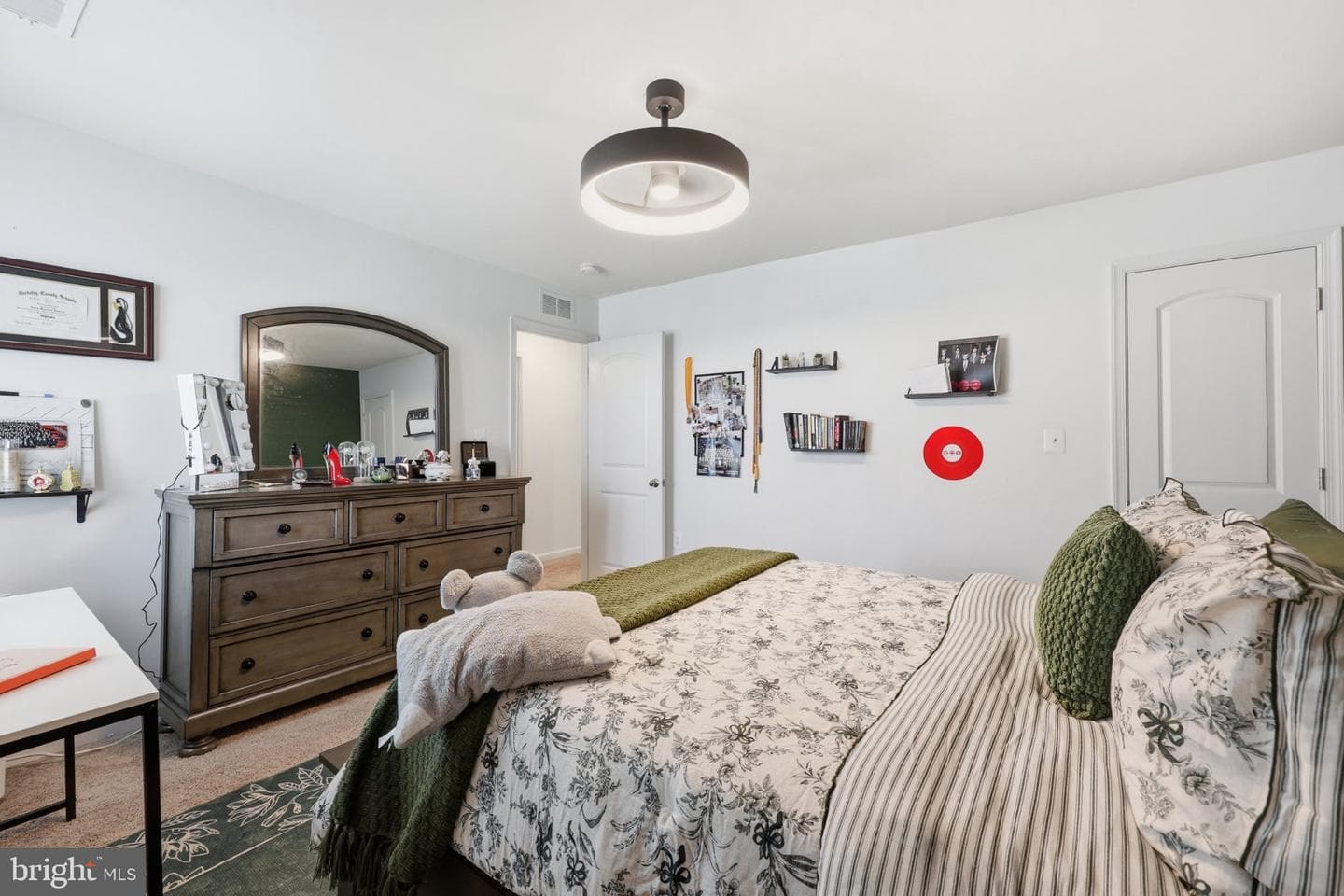 58 Sargent Lane photo 31