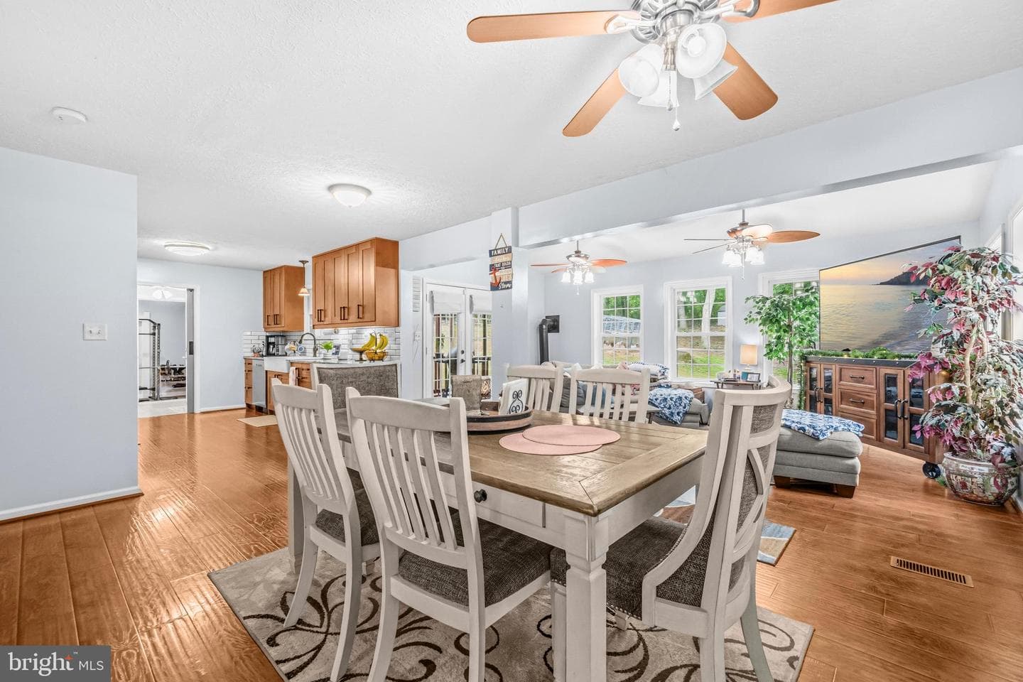 9 Jeanna Lane photo 11