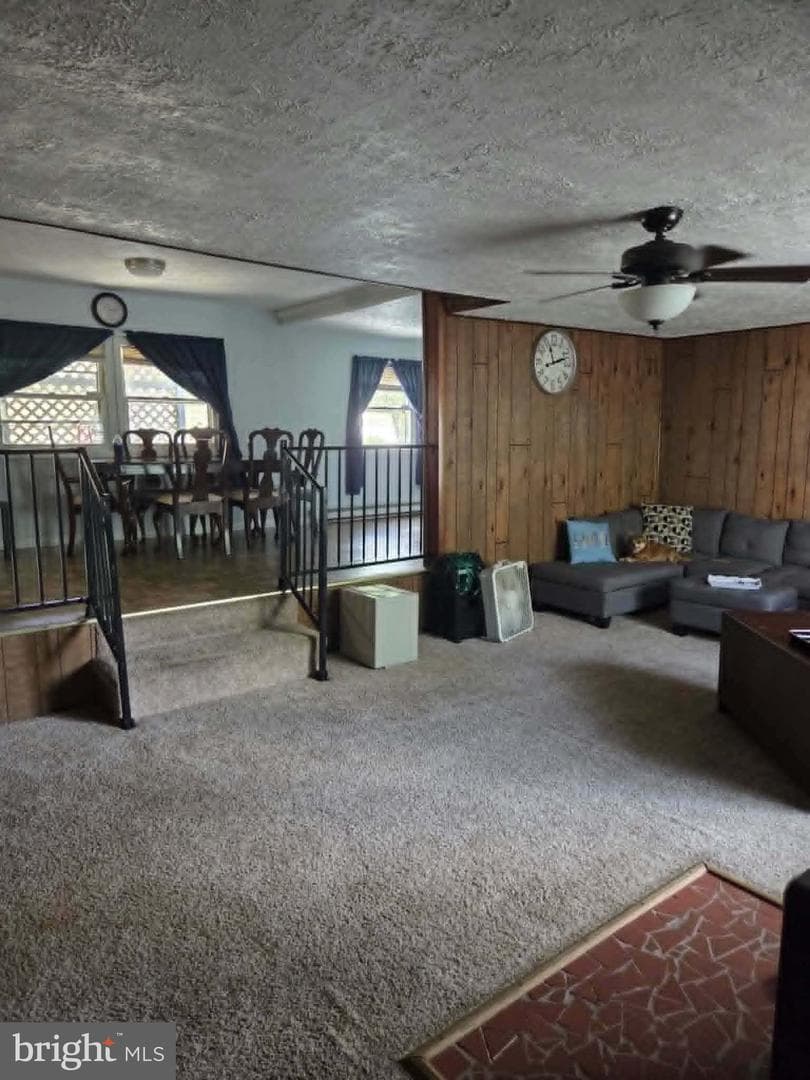 702 Dollar, Bunker Hill