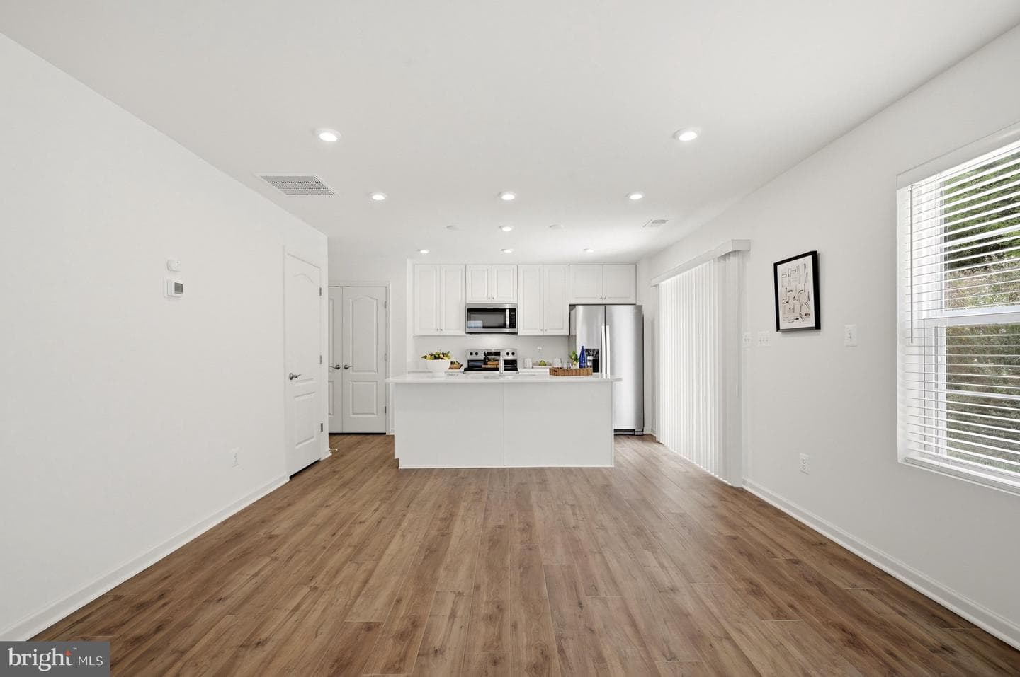 462 Ludgate Manor photo 11