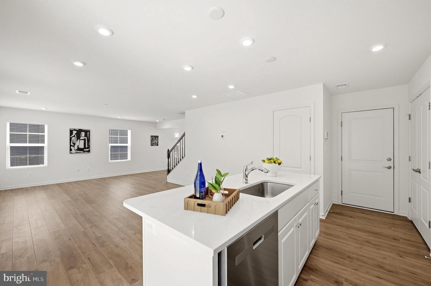 462 Ludgate Manor photo 18