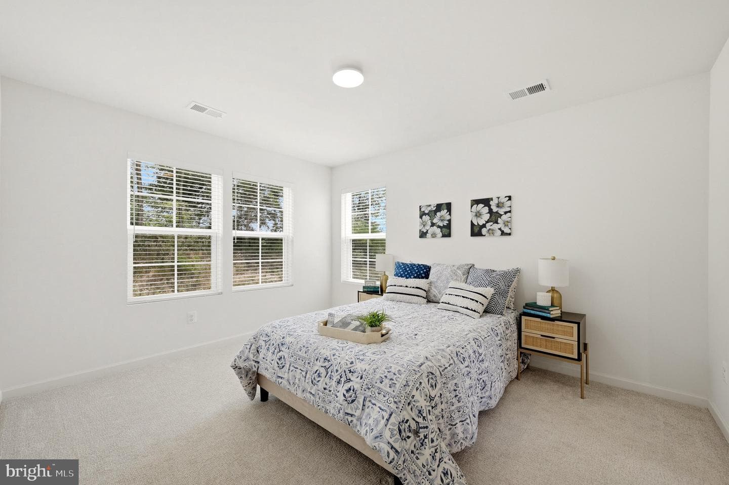 462 Ludgate Manor photo 24