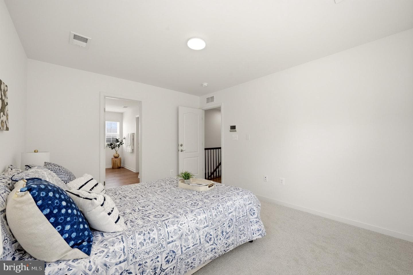 462 Ludgate Manor photo 25