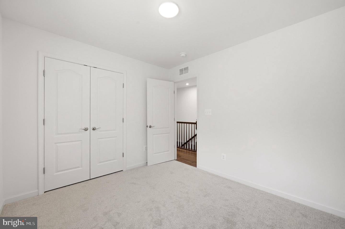 462 Ludgate Manor photo 31