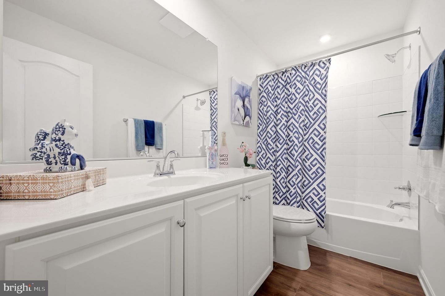 462 Ludgate Manor photo 32
