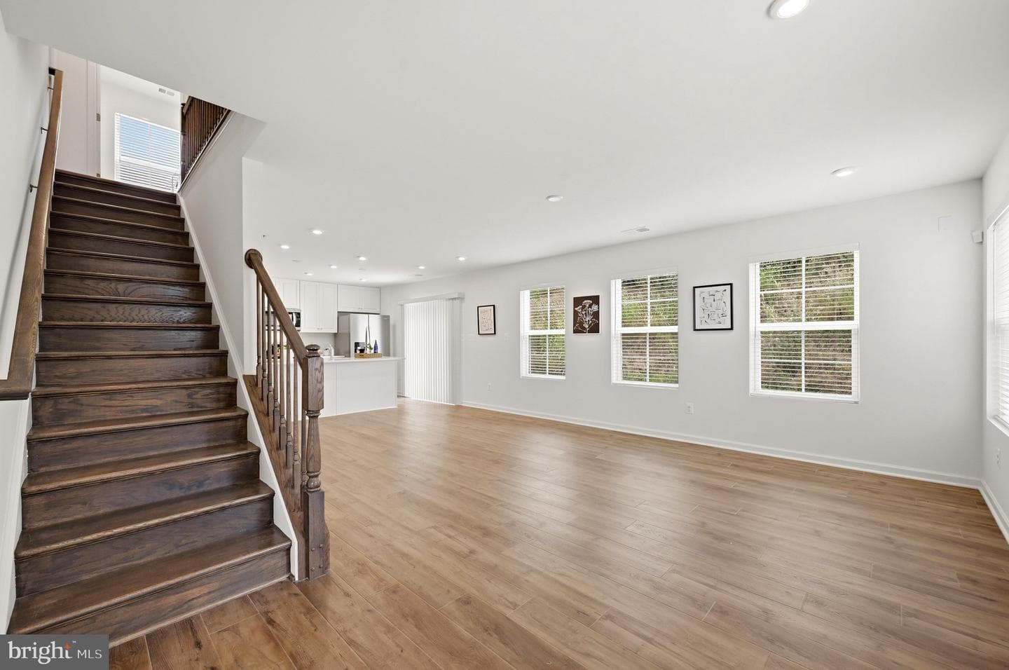 462 Ludgate Manor photo 7