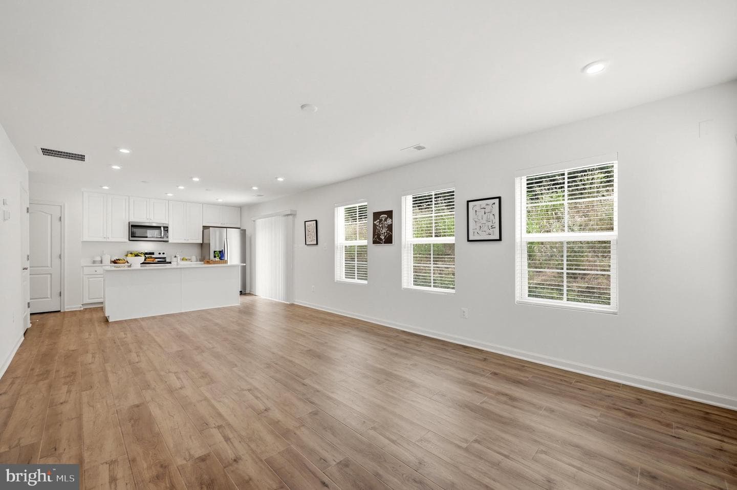 462 Ludgate Manor photo 8