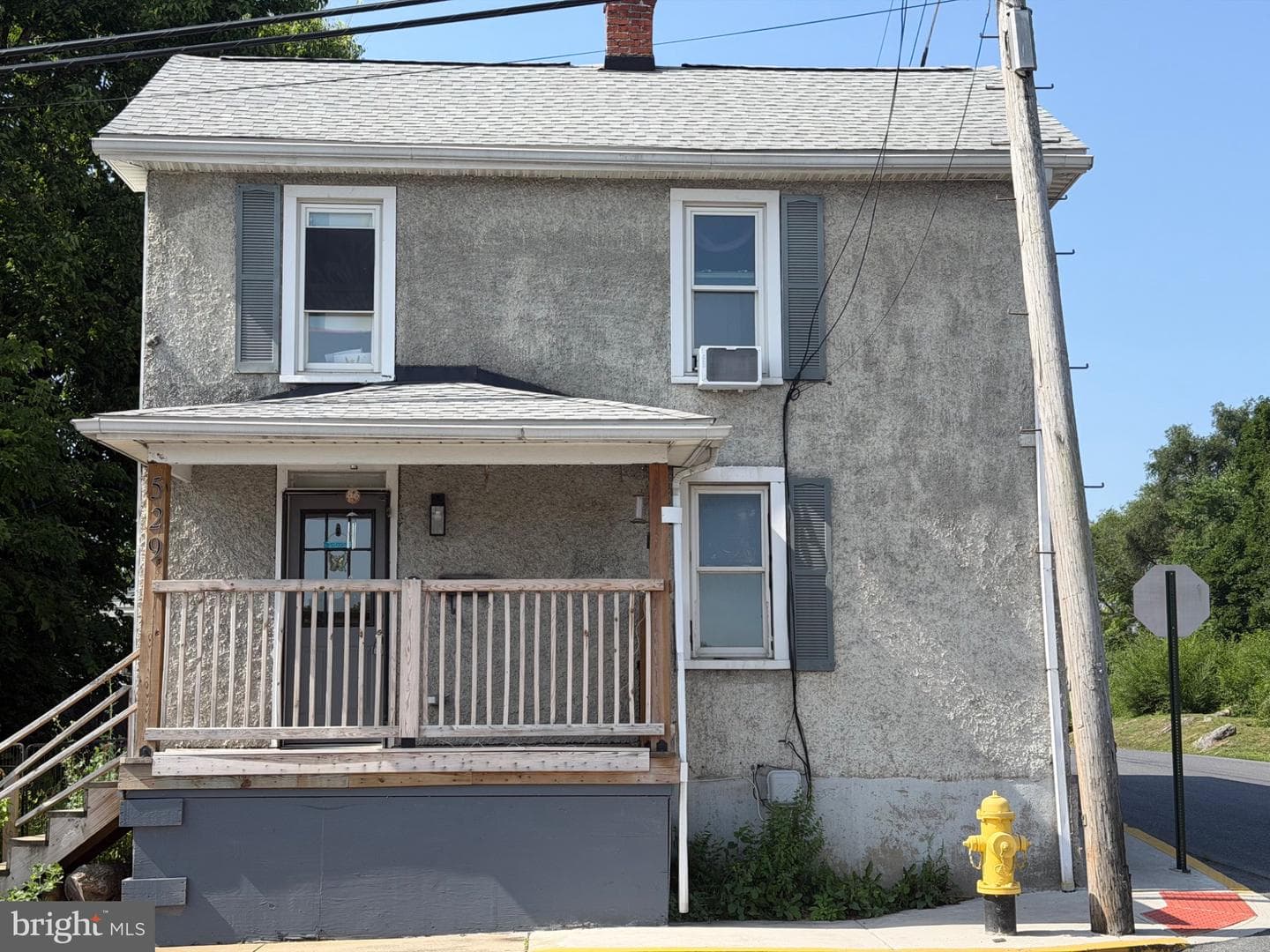 529 W Race Street photo 2