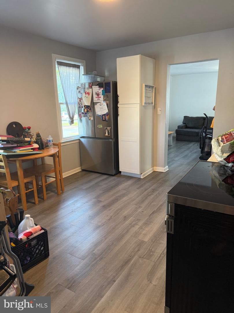 529 W Race Street photo 8