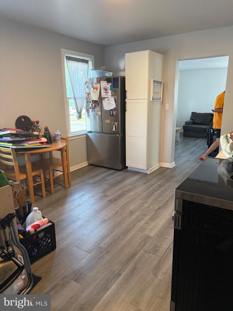 529 W Race Street photo 9
