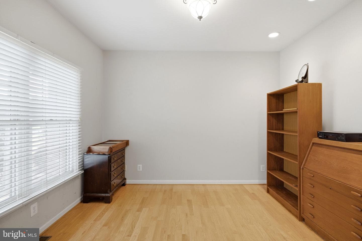 473 Nathaniel Drive photo 24