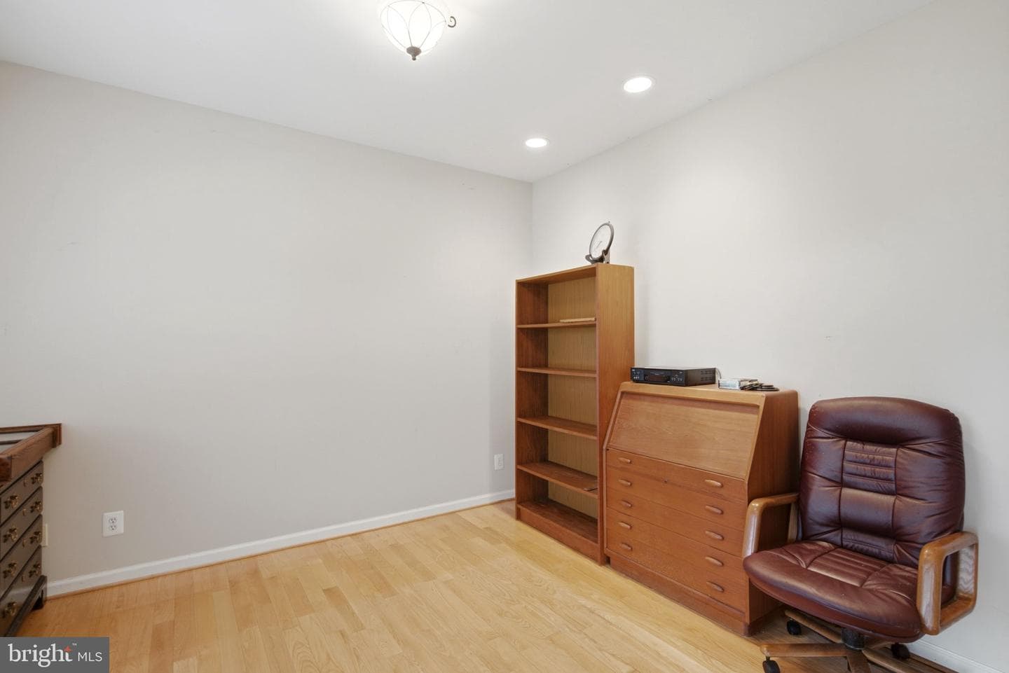 473 Nathaniel Drive photo 25