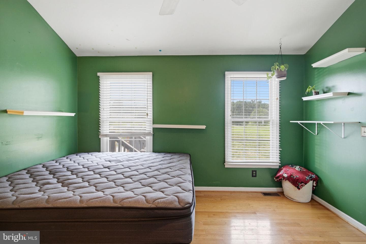 473 Nathaniel Drive photo 34
