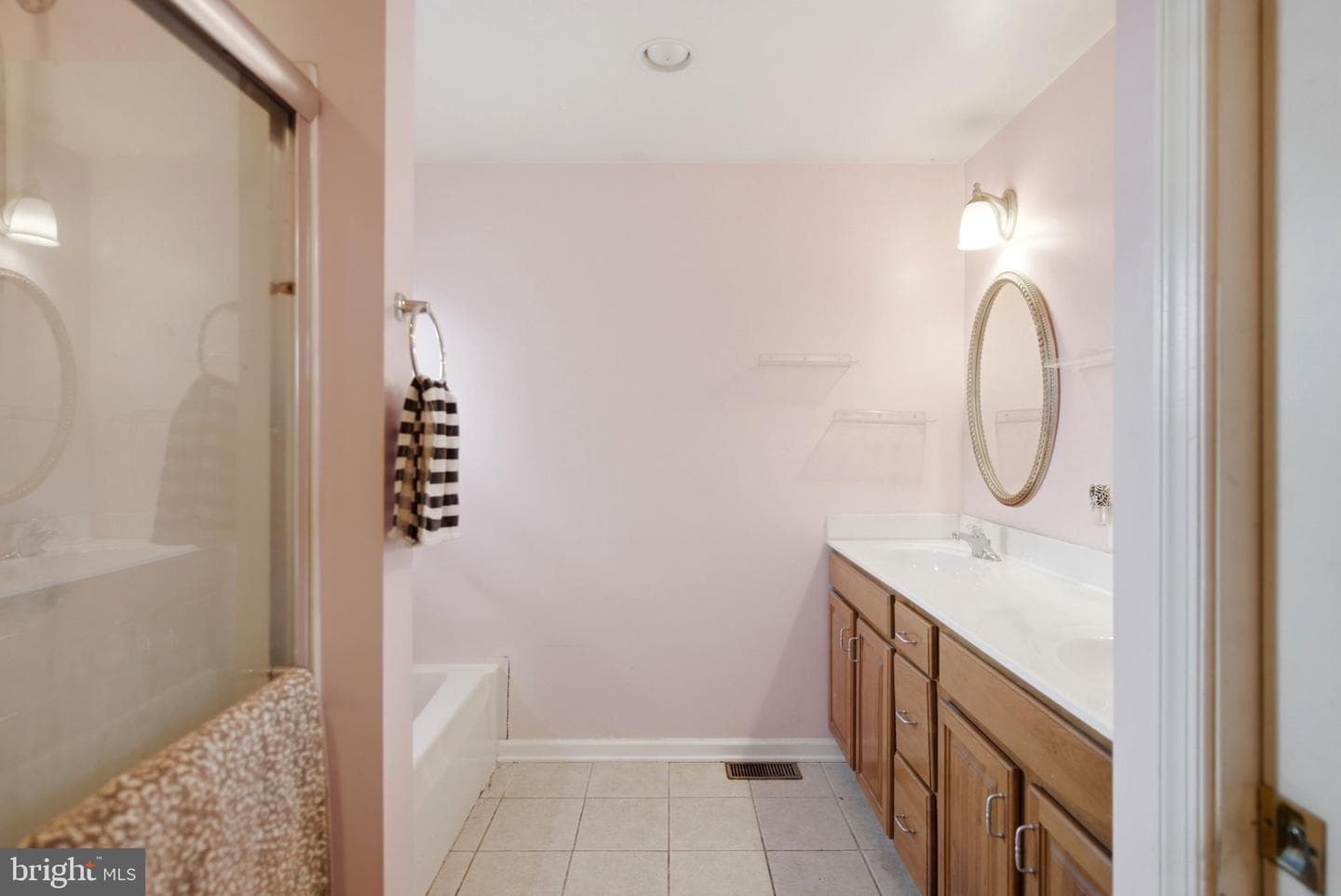 473 Nathaniel Drive photo 36