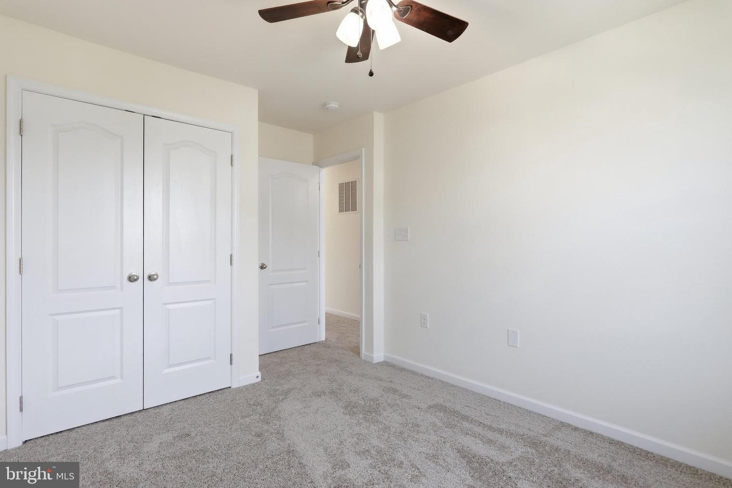 12 Britania Court photo 19