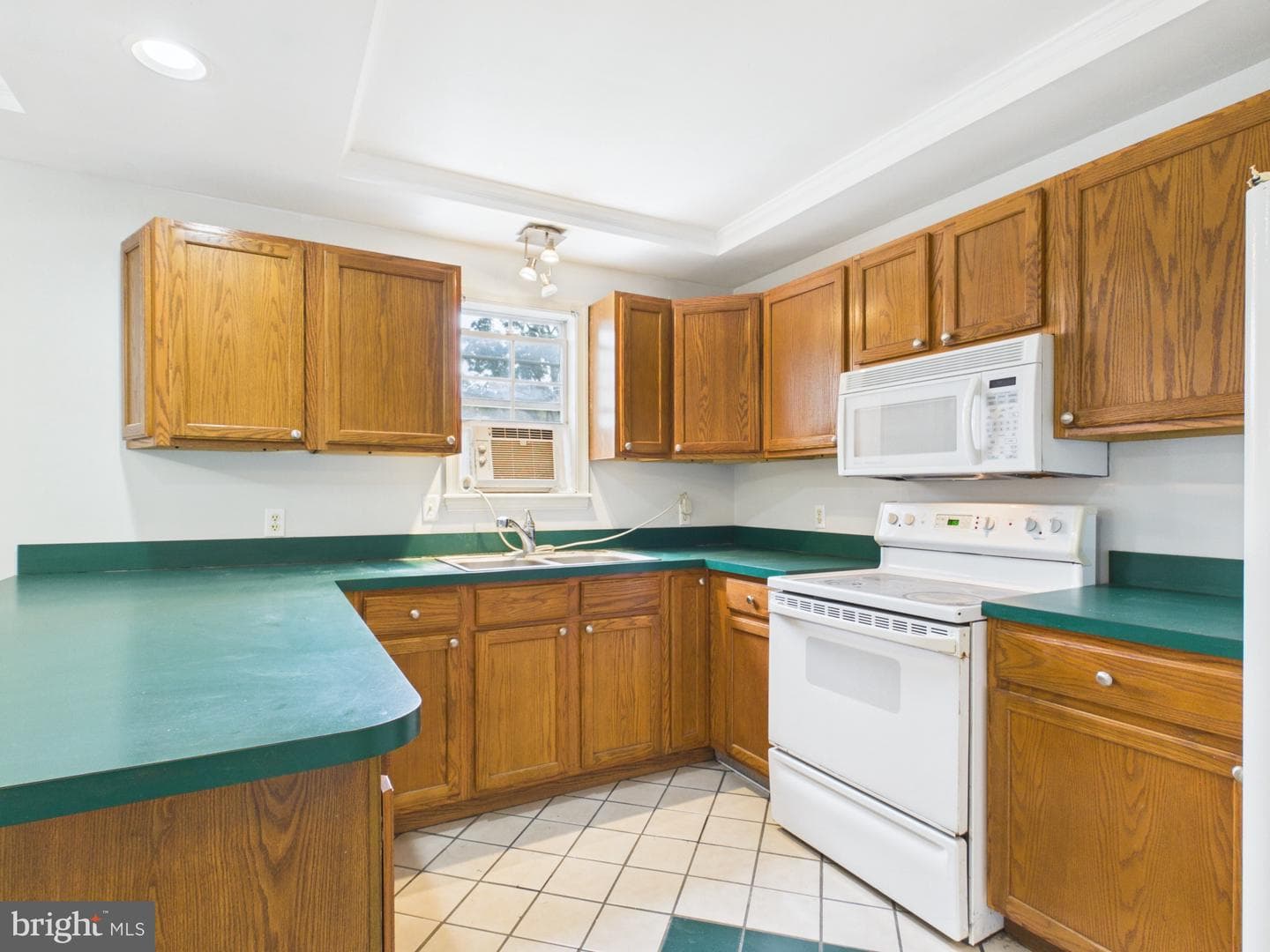 307 W Moler Avenue photo 10
