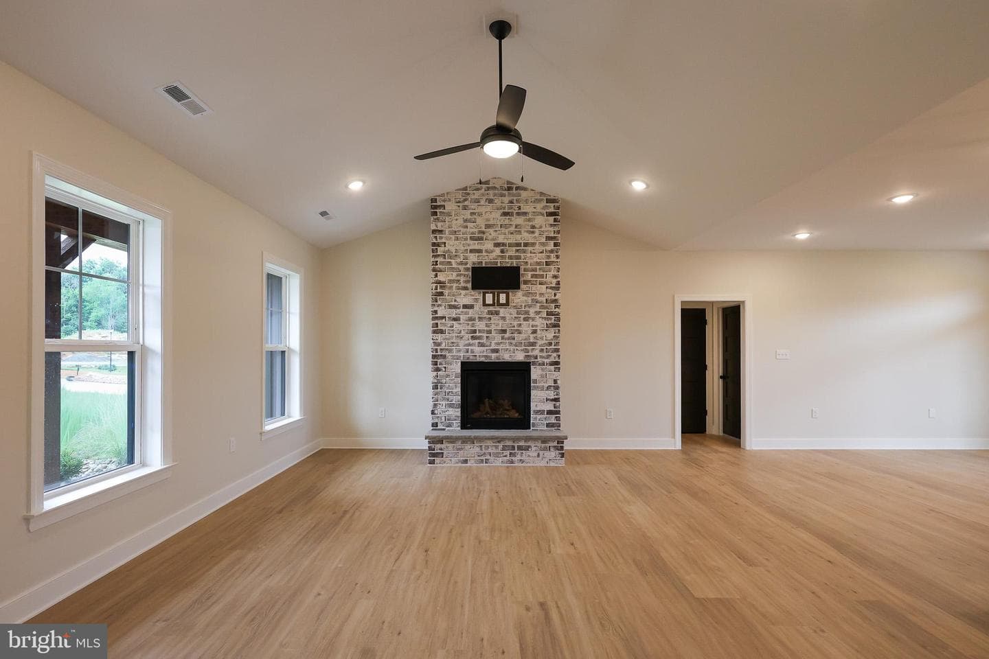 45 Grand Rapids Drive photo 10