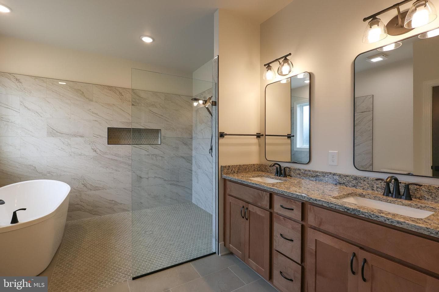 45 Grand Rapids Drive photo 29