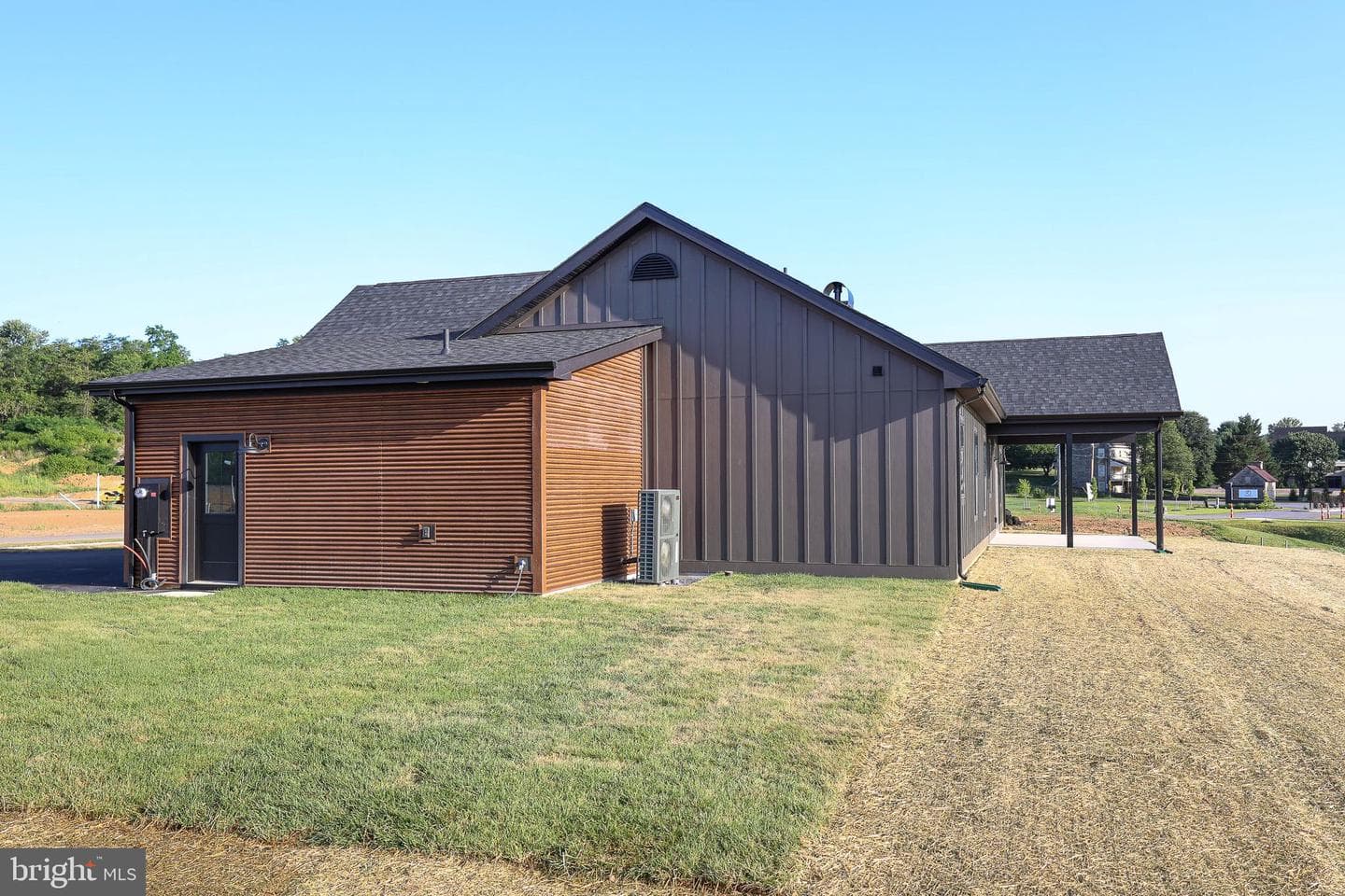 45 Grand Rapids Drive photo 5