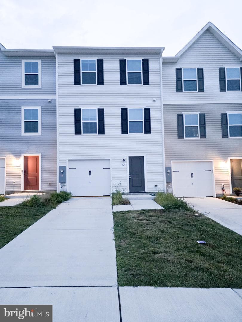 128 Rabbit Rd, Hedgesville