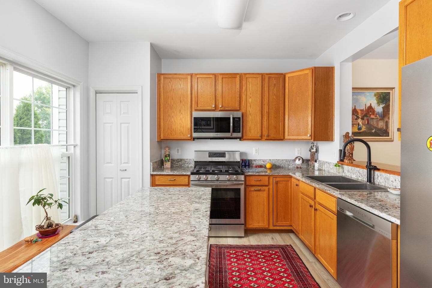 18 Barton Court, Inwood