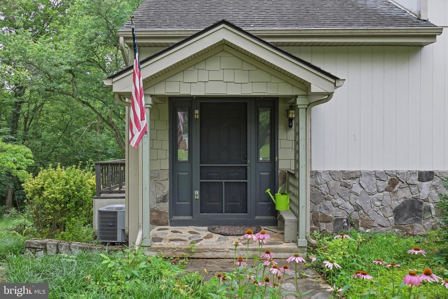 661 Panorama Drive photo 2