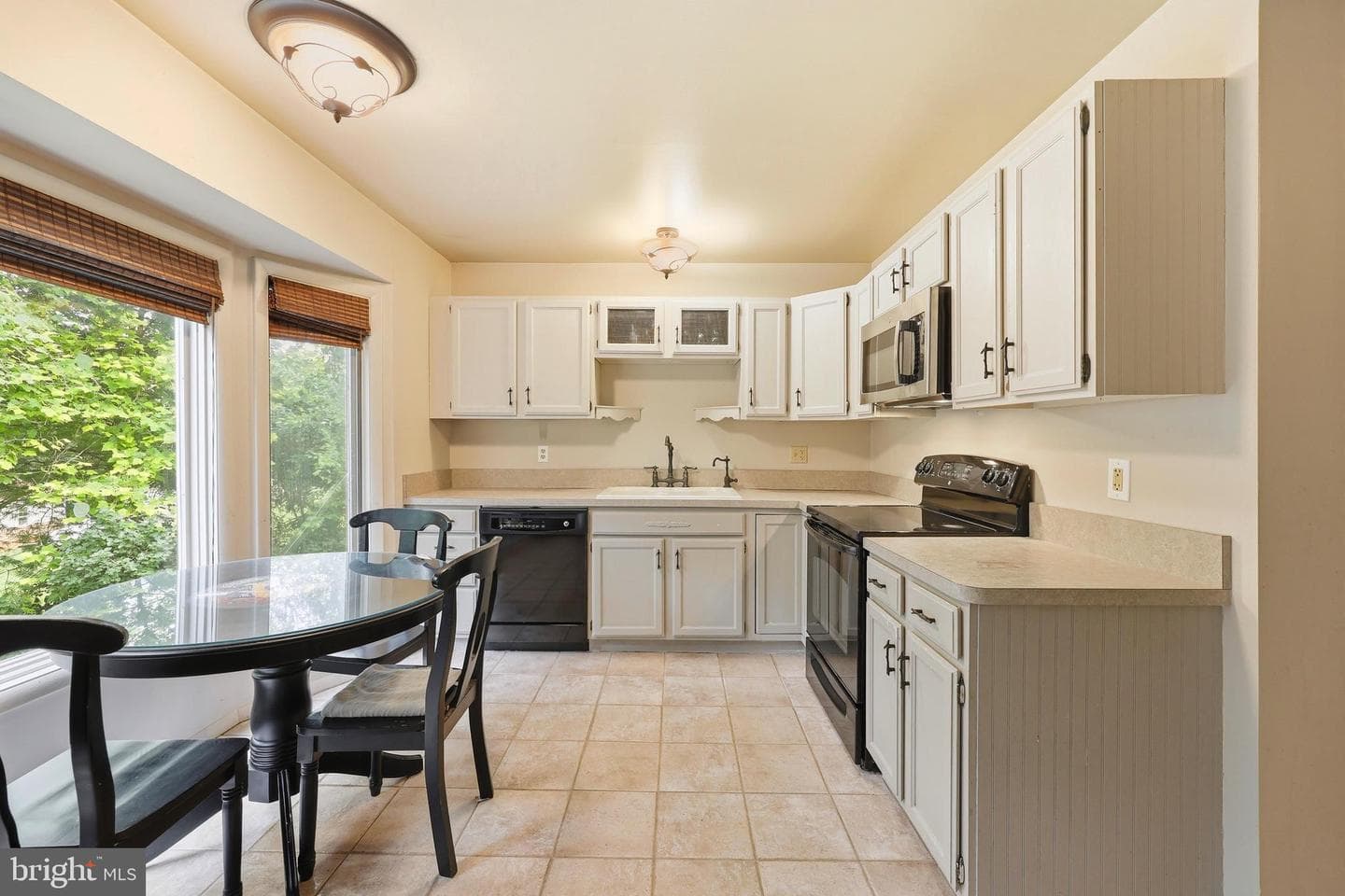 661 Panorama Drive photo 9