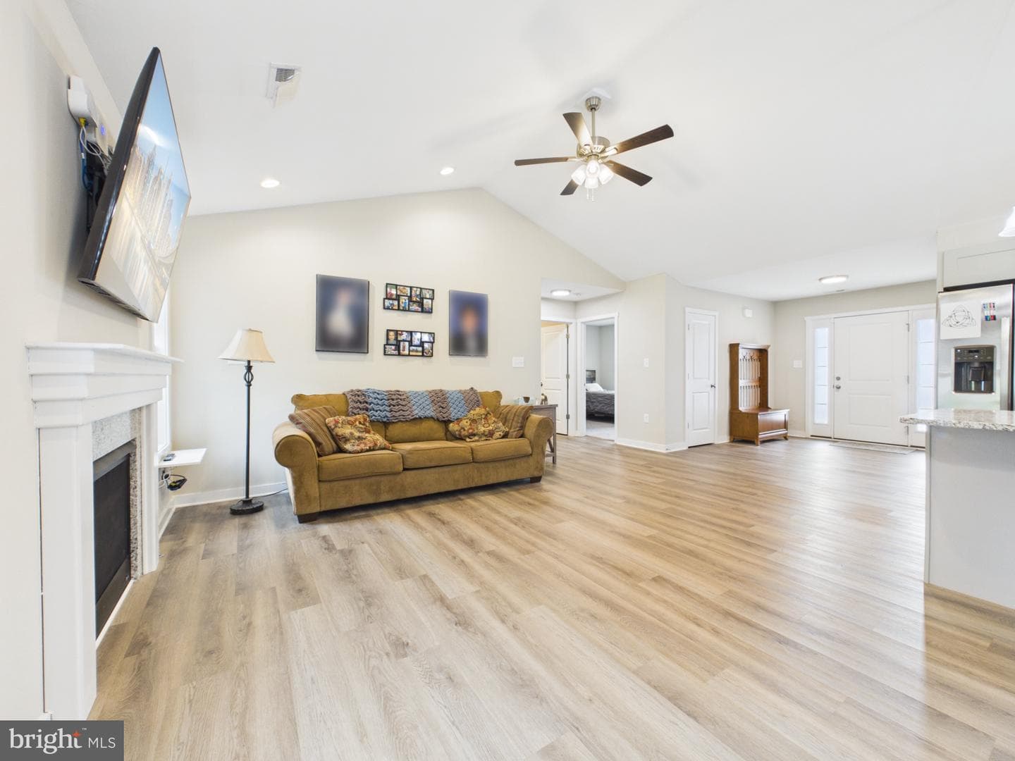 130 Constellation Road photo 18