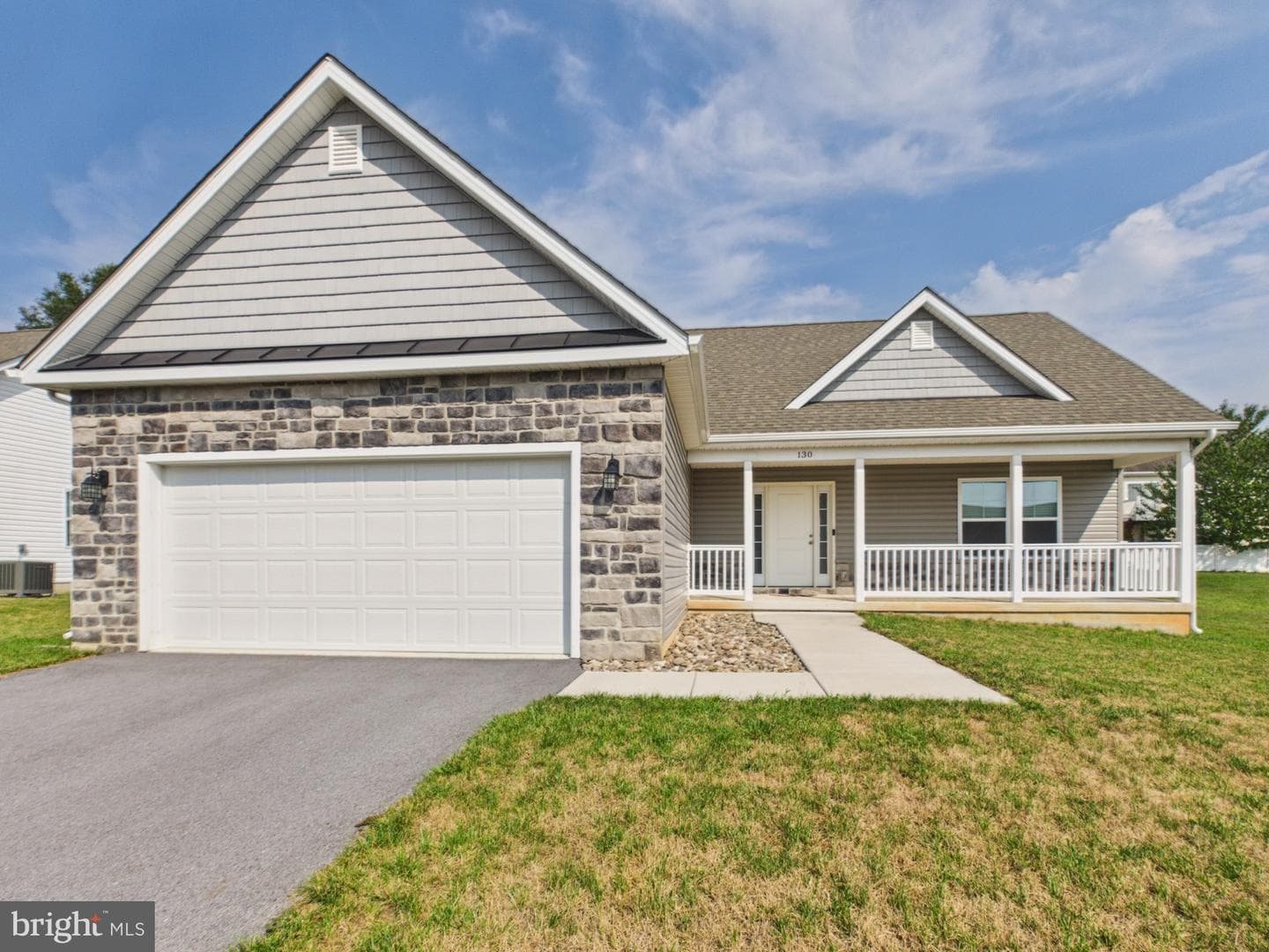 130 Constellation Road photo 2