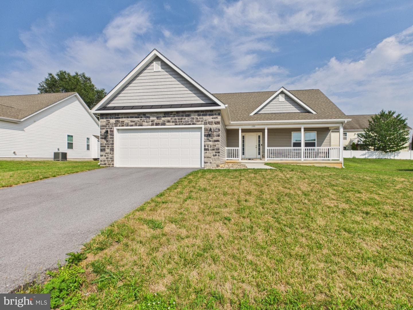 130 Constellation Road photo 3