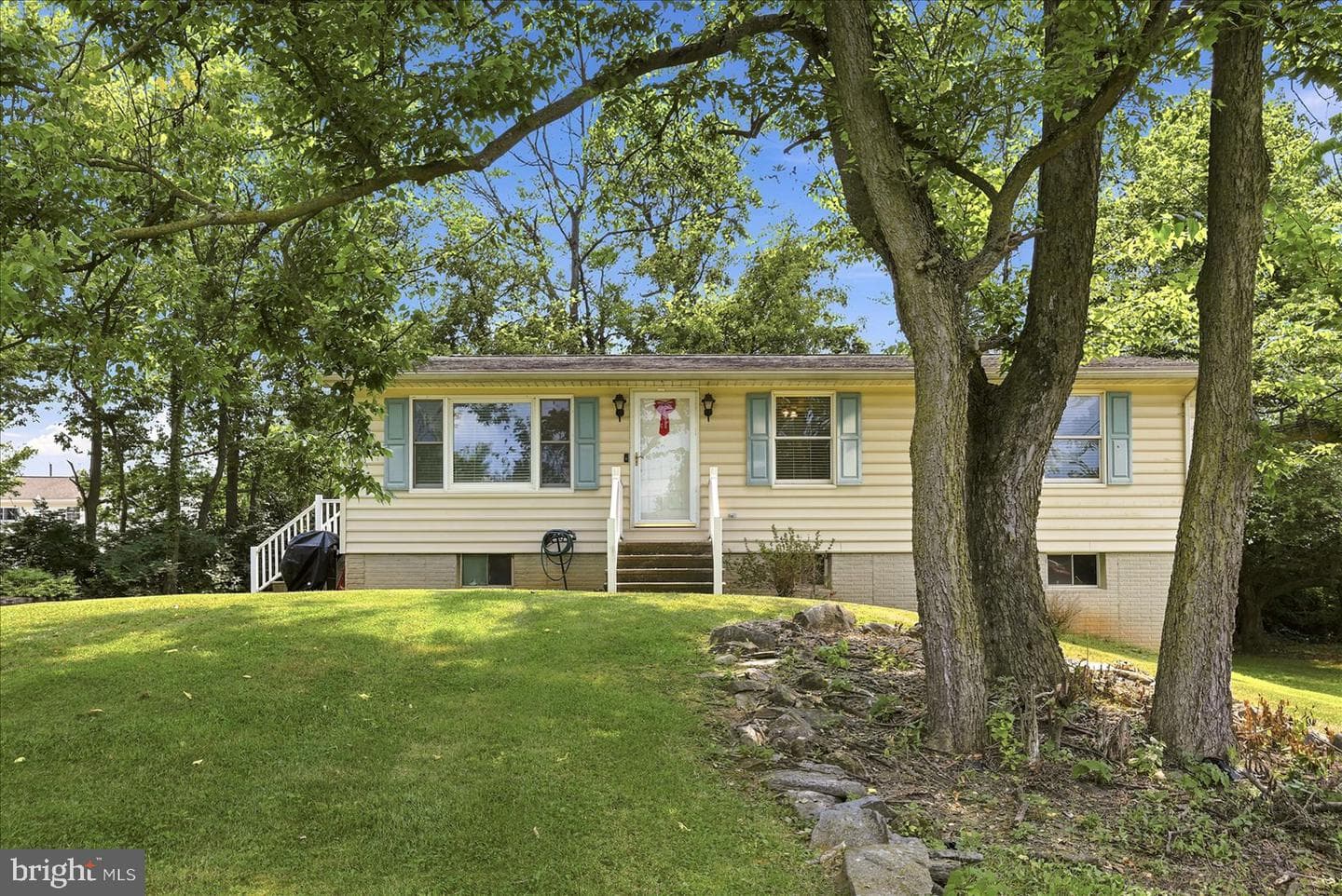 156 Morgan Street photo 3