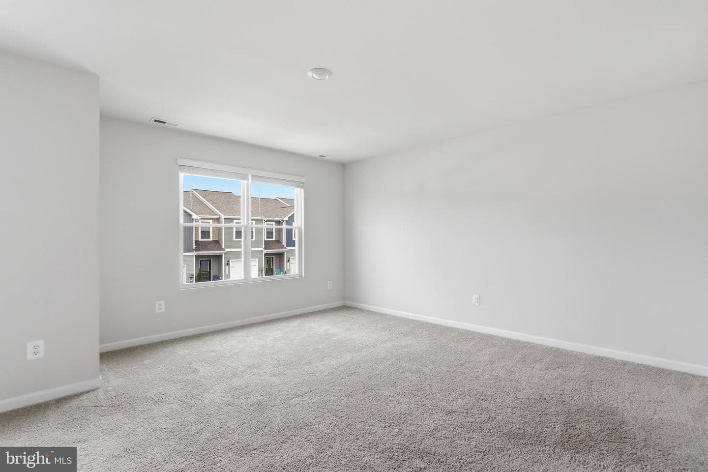 112 Paddington St photo 15