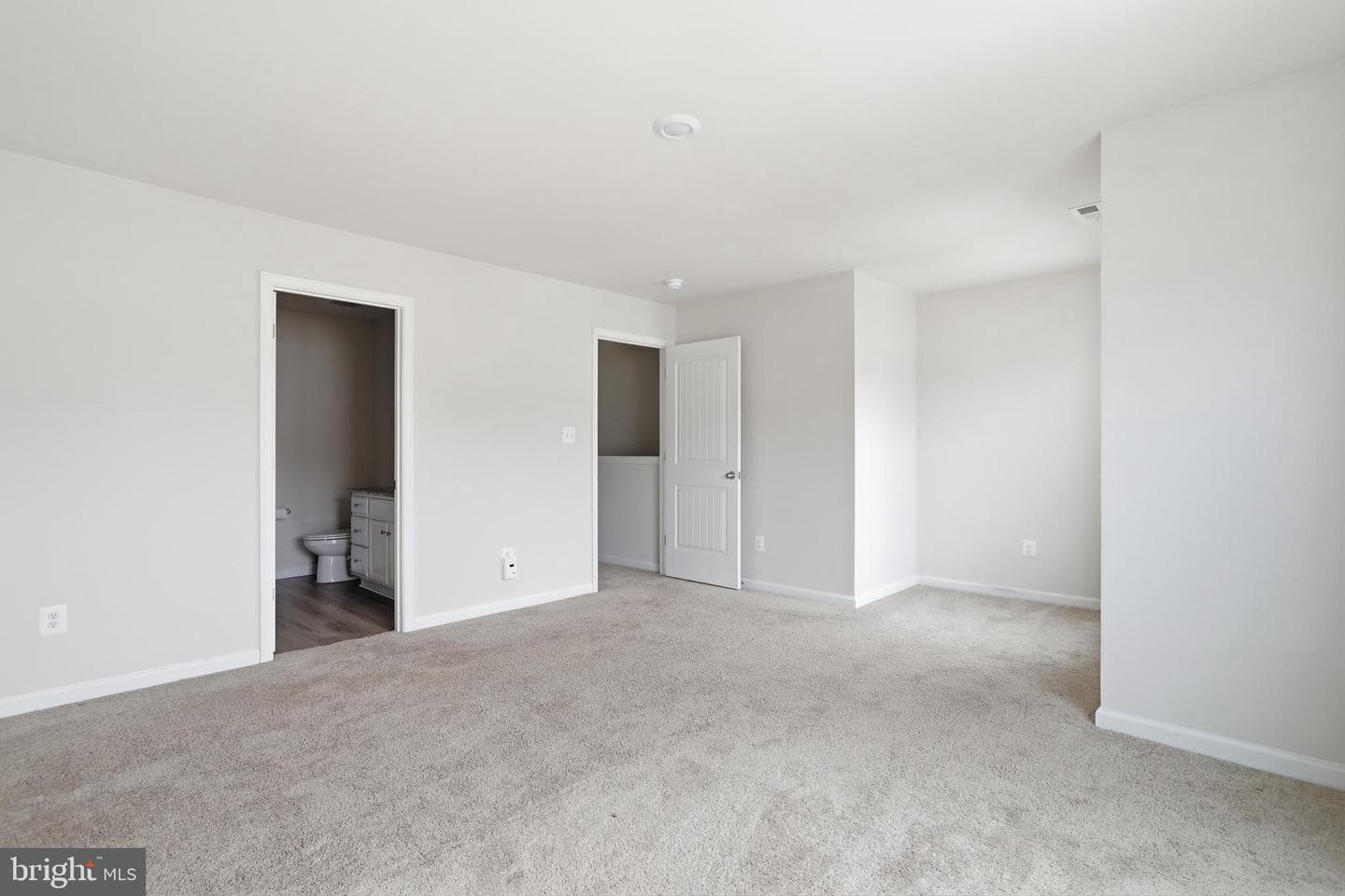112 Paddington St photo 17