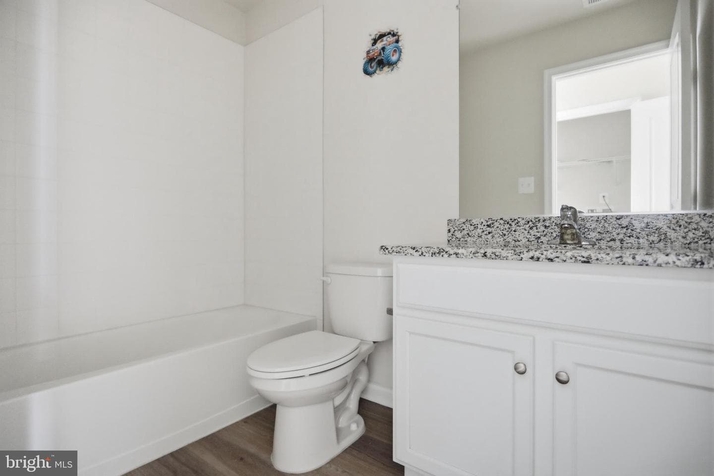 112 Paddington St photo 21