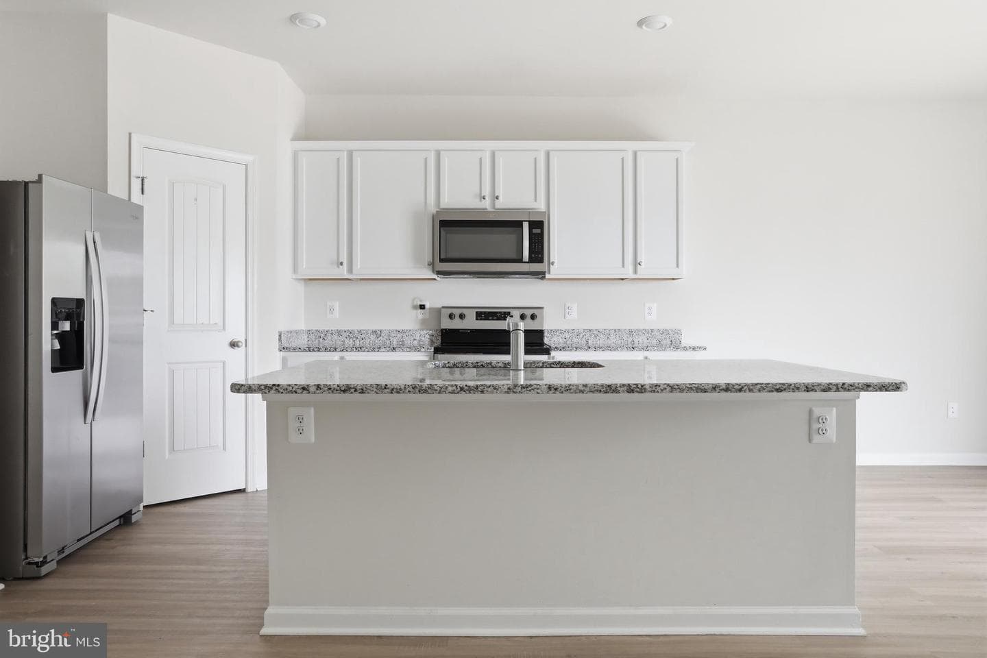 112 Paddington St photo 5