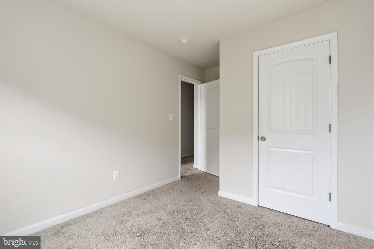 112 Paddington St photo 6