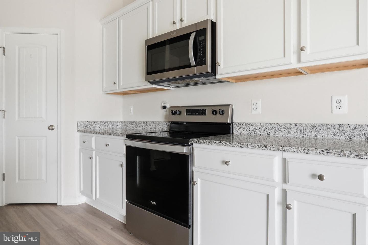 112 Paddington St photo 9