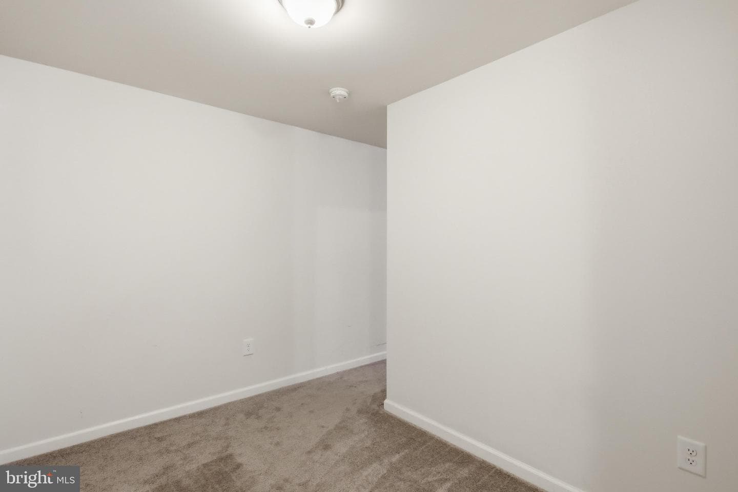97 Portsmouth Court photo 42