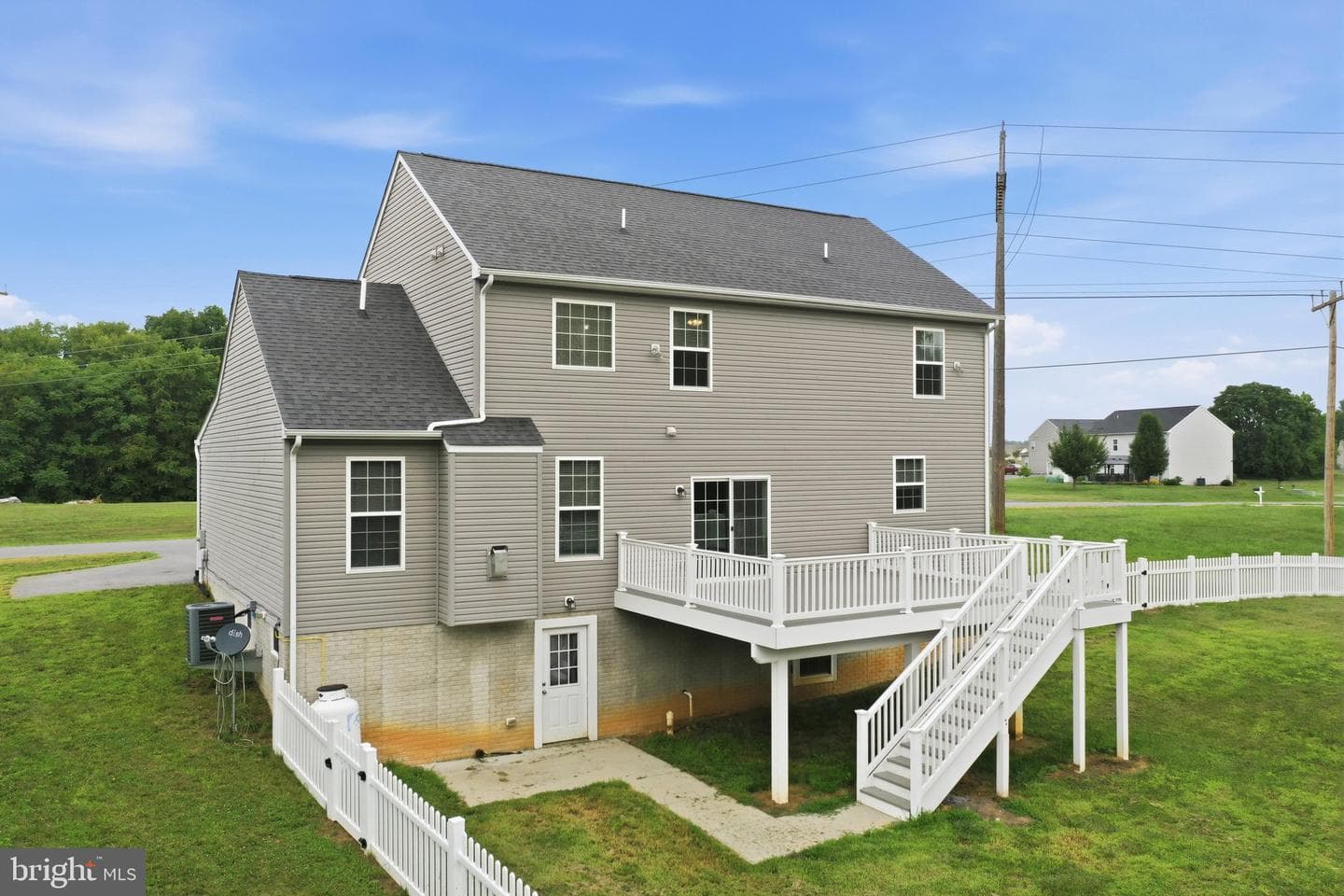 97 Portsmouth Court photo 56