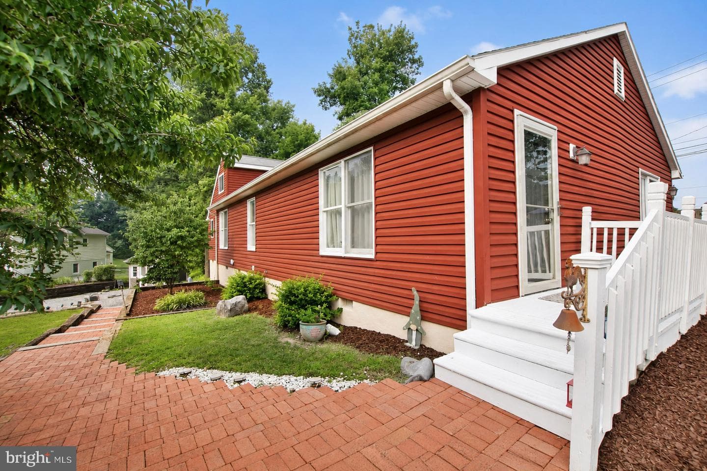 806 Mulberry Drive photo 4