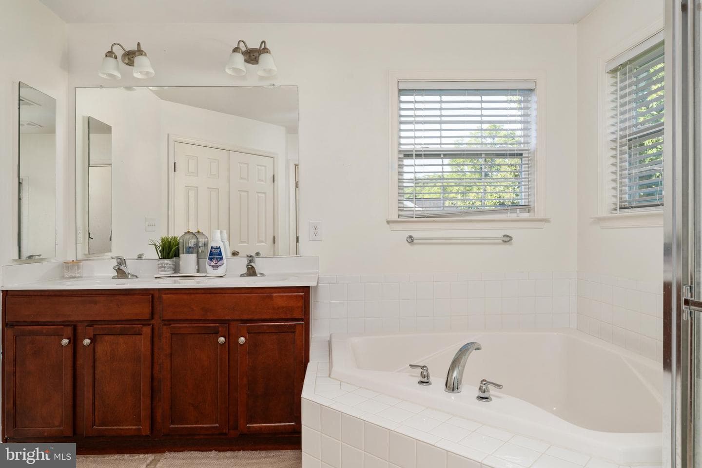 428 Calvert Circle photo 17