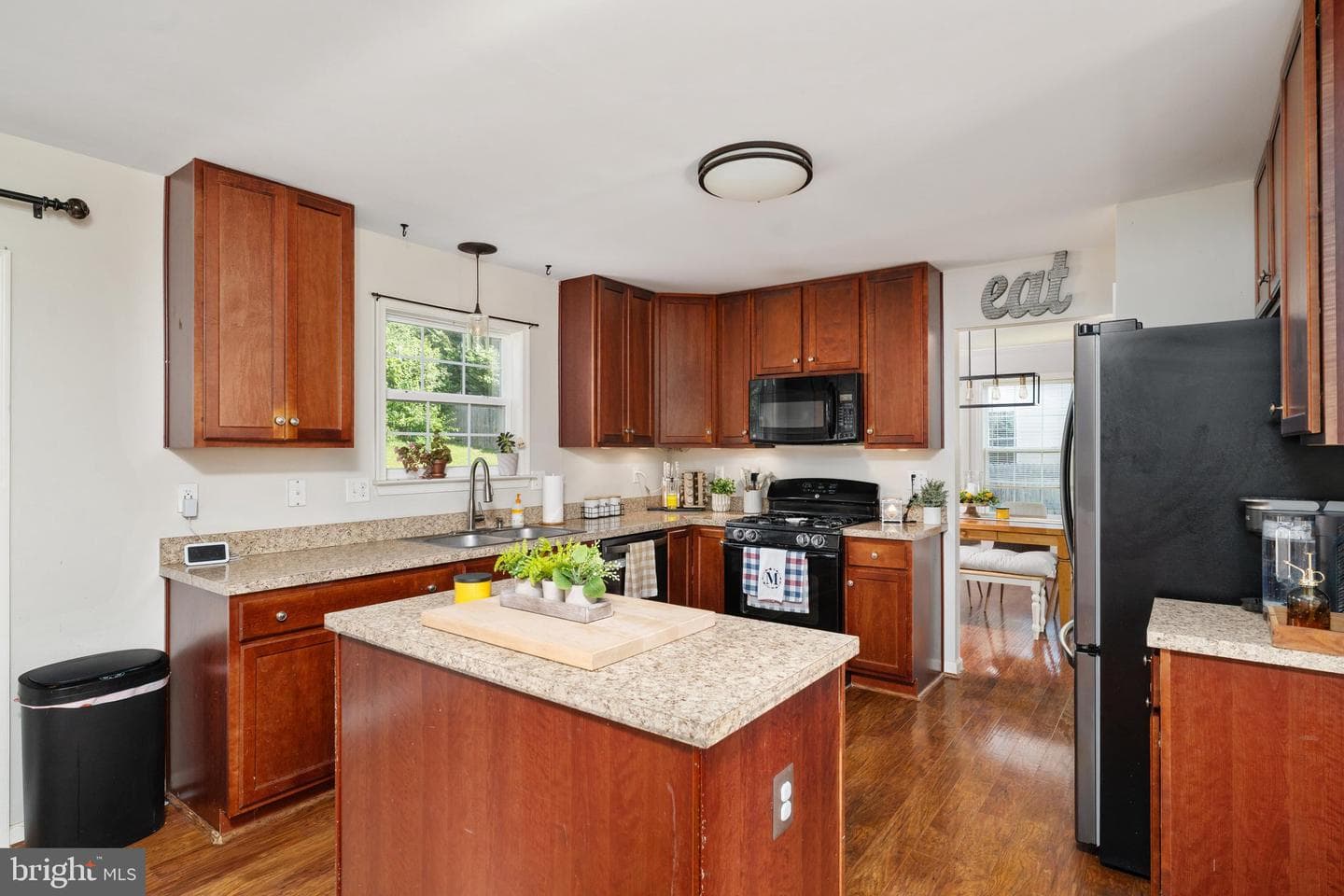 428 Calvert Circle photo 3