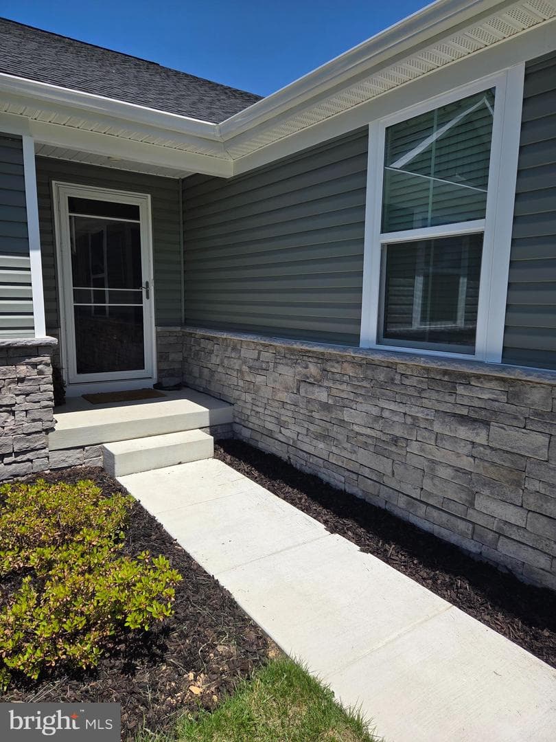 90 Sutherland Way photo 3