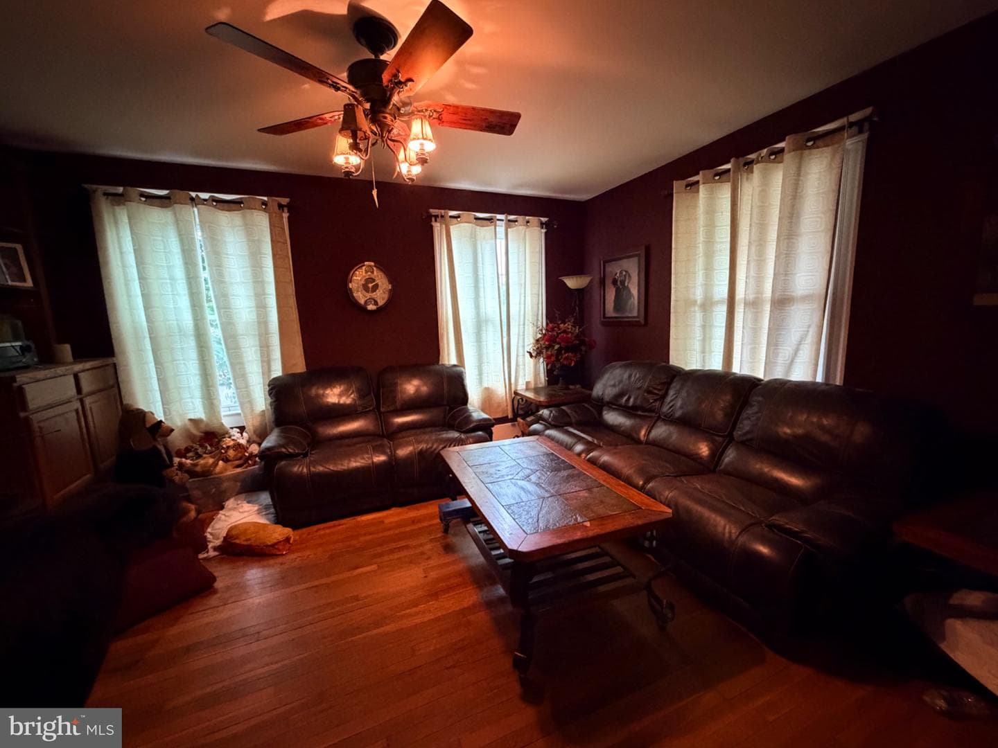 1025 W King Street photo 15
