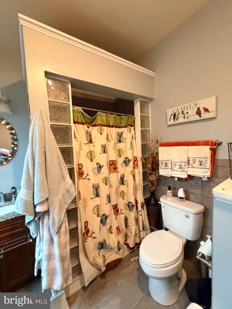 1025 W King Street photo 23
