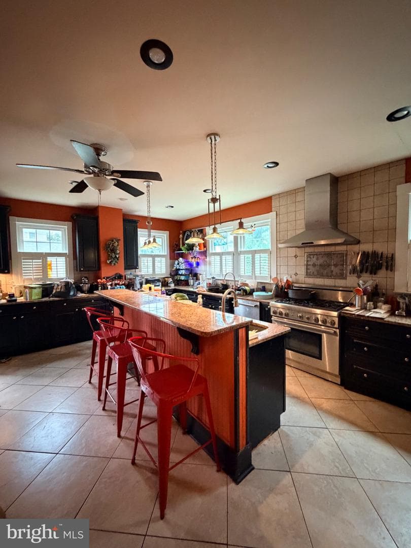 1025 W King Street photo 26