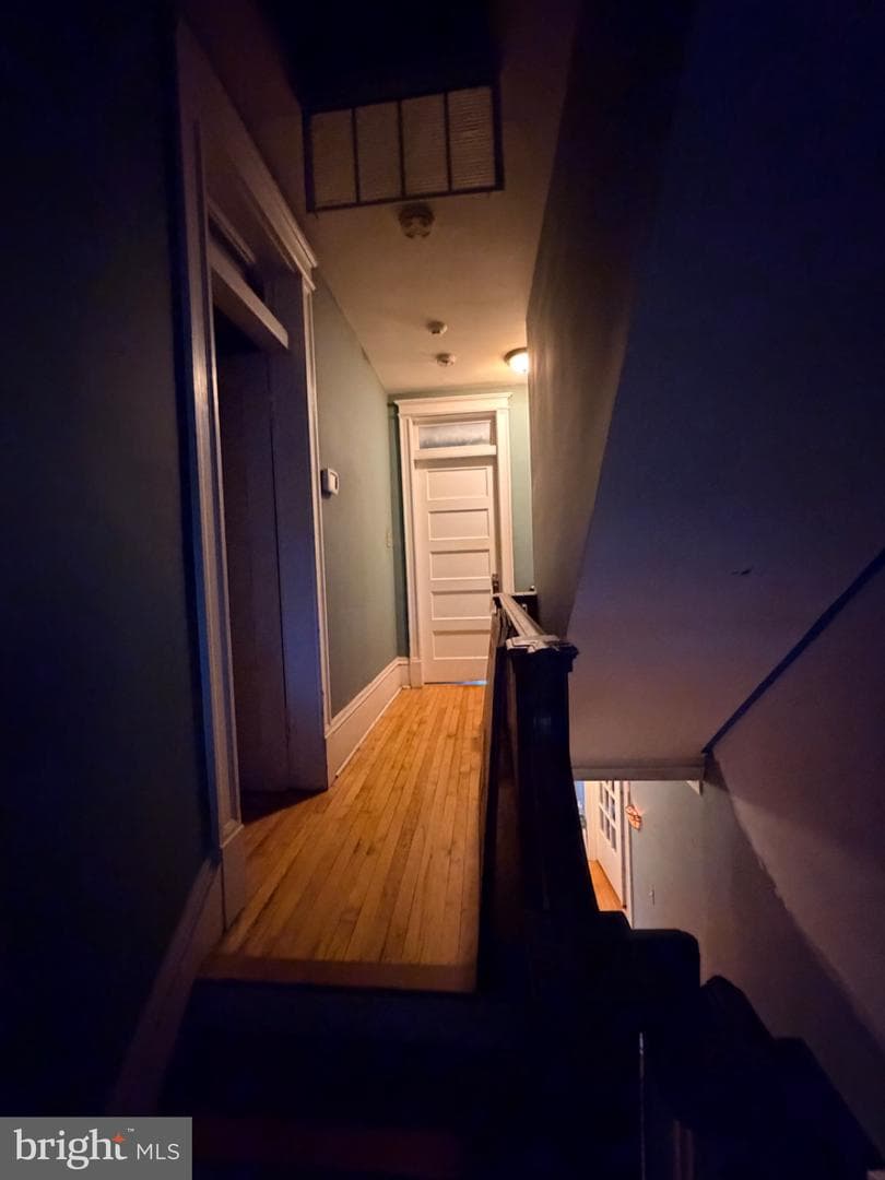 1025 W King Street photo 56
