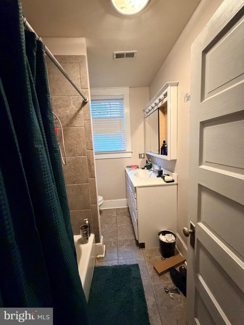 1025 W King Street photo 58