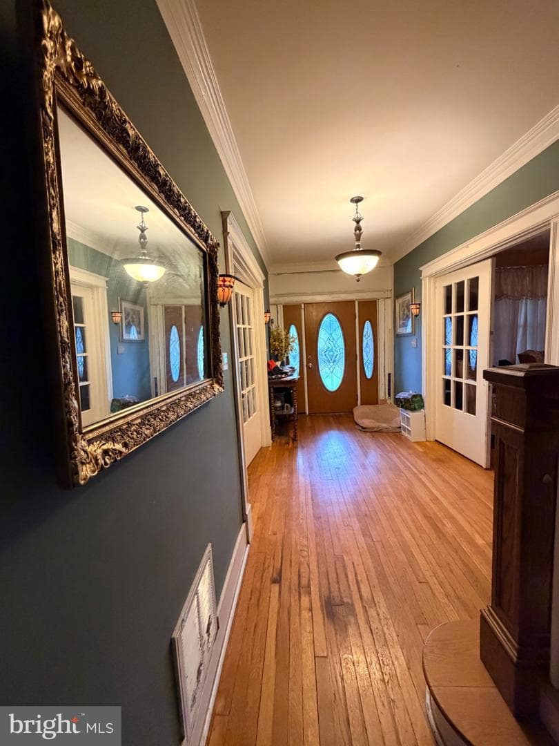 1025 W King Street photo 9